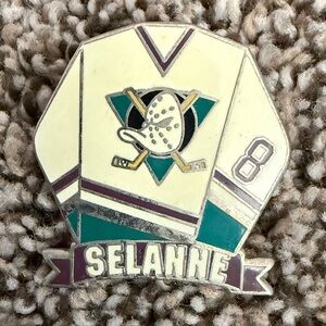 Vintage Anaheim Ducks NHL Home Jersey Pin Teemu Selanne #8